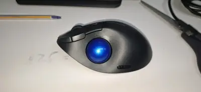 Mouse trackball ergonómico Kensington poco uso - miniatura 3