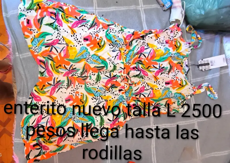 Polerón sin mangas negro con capucha - 6