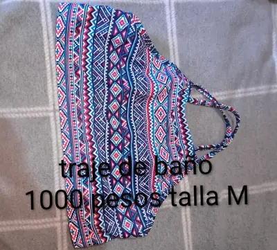 Traje de baño estampado talla M - miniatura 1