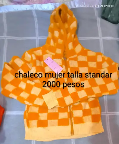 Vestido negro brillante sin mangas - miniatura 3