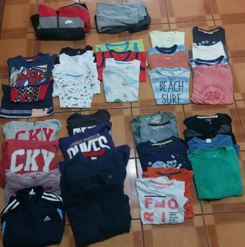 Lote de poleras, polerones para niños etc - 1