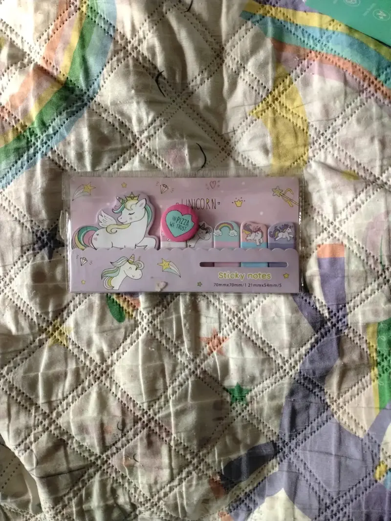 Notas adhesivas unicornio coloridas