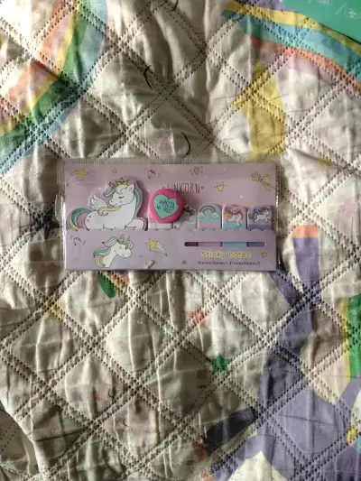 Notas adhesivas unicornio coloridas - miniatura 1