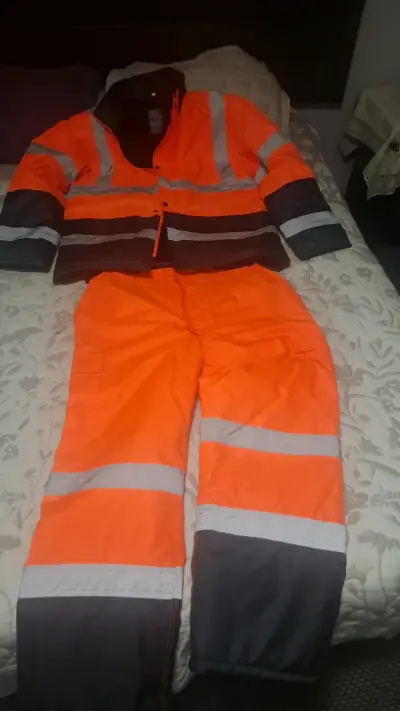 Conjunto de ropa reflectante de seguridad - miniatura 1