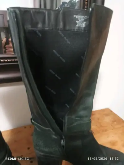 Botas de cuero negras con cierre lateral - miniatura 1