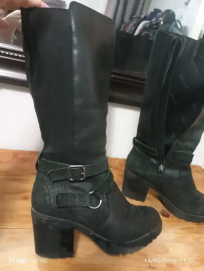Botas de cuero negras con cierre lateral - miniatura 3