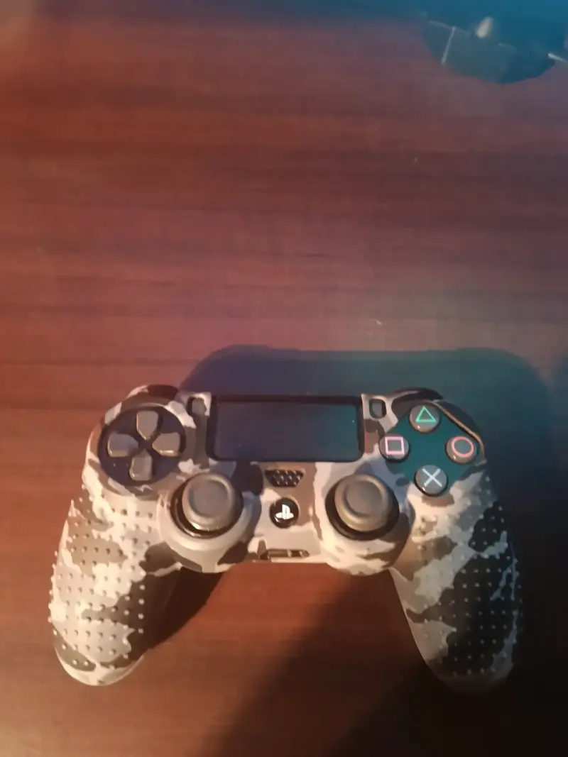 Consola PlayStation 4 en buen estado - 4