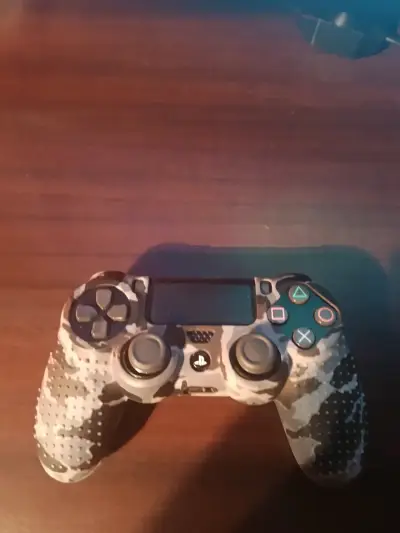 Consola PlayStation 4 en buen estado - miniatura 4