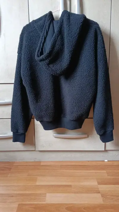 Chaqueta de lana negra con cierre - miniatura 2