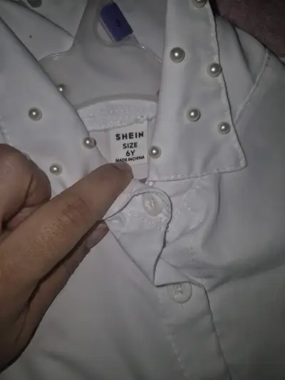 Vestido blanco con cuello de perlas niña - miniatura 3