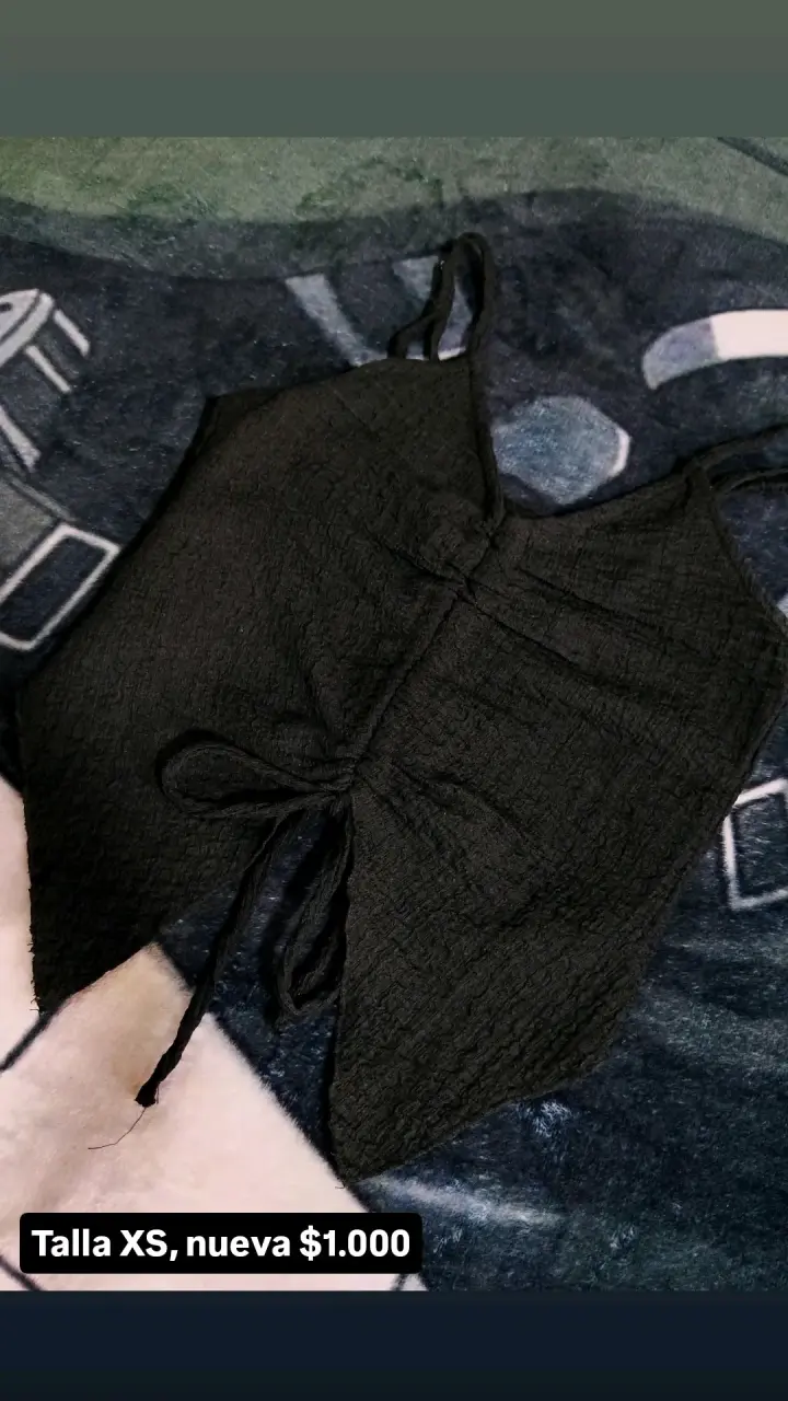 Top negro con lazo talla XS