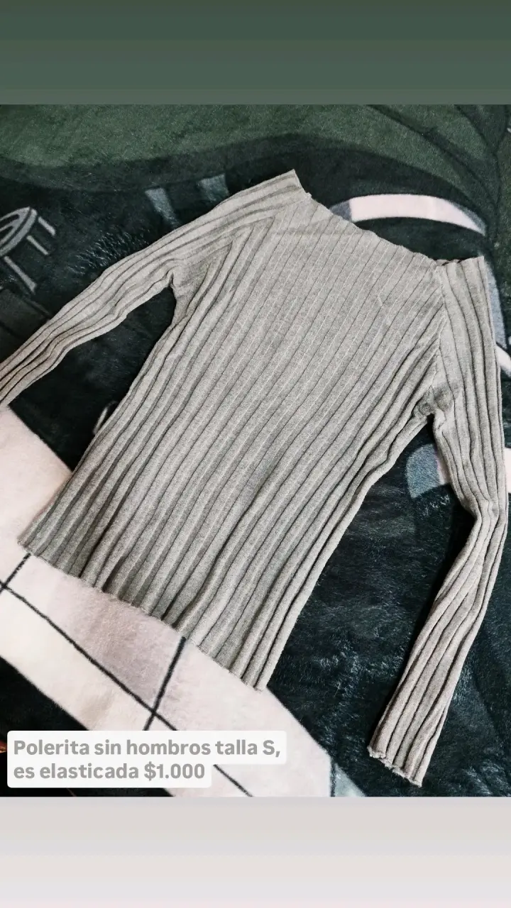 Polera sin hombros gris elástica talla S