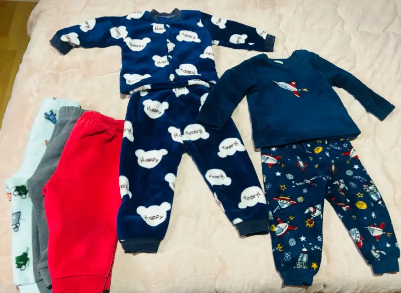 Conjunto de pijamas infantiles de polar - 1