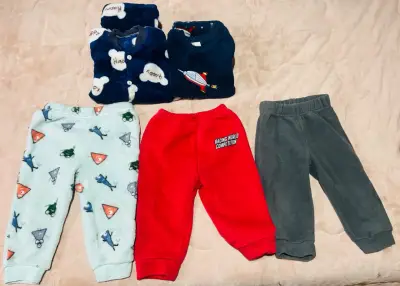 Conjunto de pijamas infantiles de polar - miniatura 2