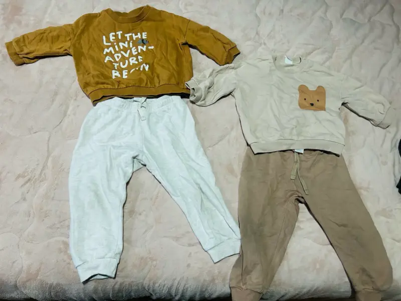Conjunto de ropa infantil con diseño de oso - 1