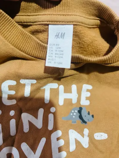 Conjunto de ropa infantil con diseño de oso - miniatura 2
