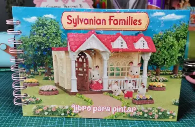 Libro para pintar Sylvanian Families - miniatura 1