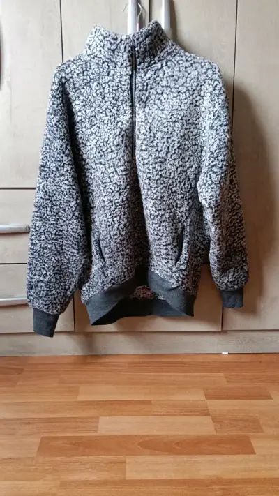 Polerón de lana gris con cierre - miniatura 1
