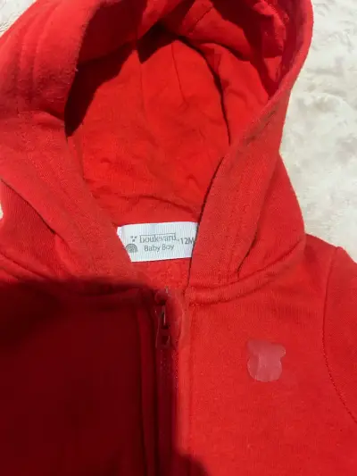 Polerón rojo con capucha para niño - miniatura 2
