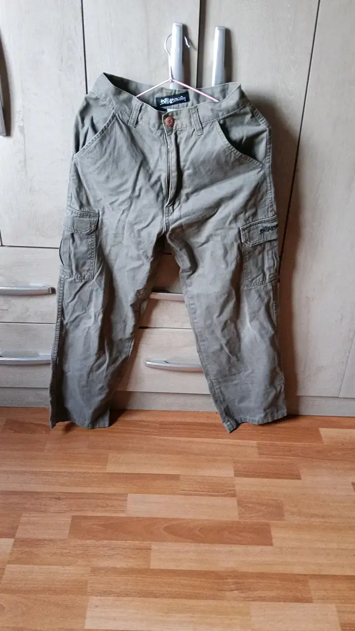 Pantalones cargo verde oliva para hombre - 1