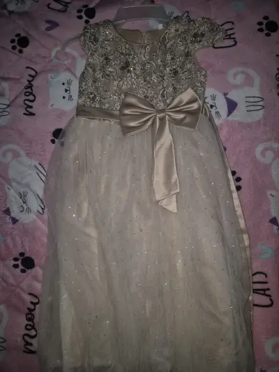 Vestido de fiesta infantil con encaje y lazo - miniatura 2