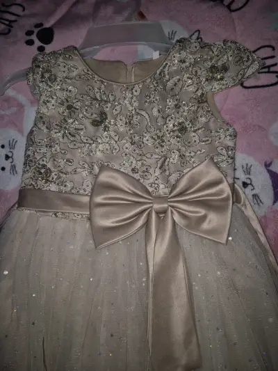 Vestido de fiesta infantil con encaje y lazo - miniatura 3