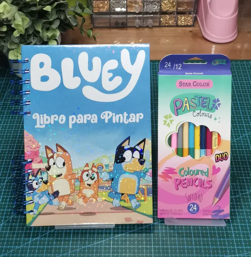 Set de libro para pintar Bluey y lápices pasteles - 1