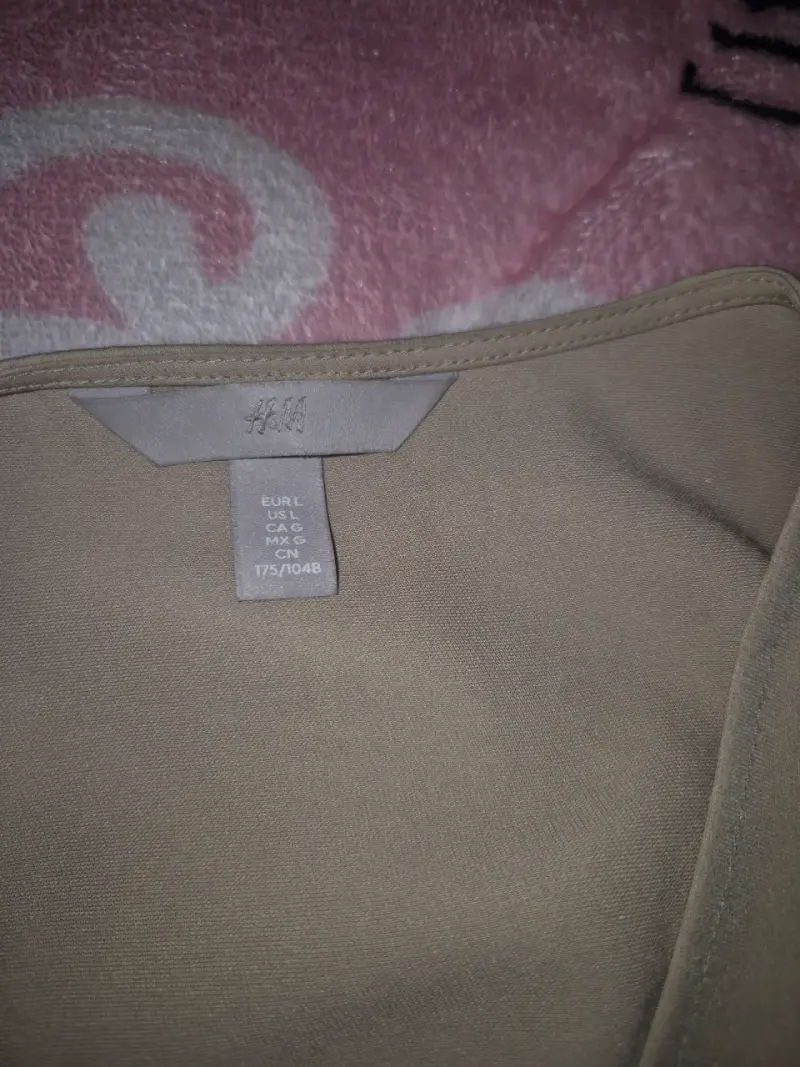 Blusa cruzada beige de manga larga - 3