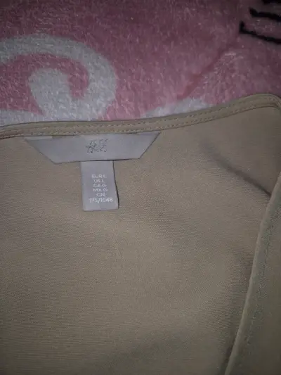 Blusa cruzada beige de manga larga - miniatura 3