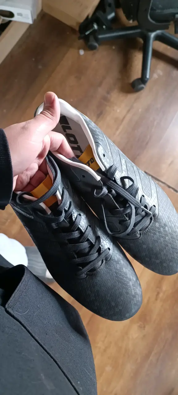 Zapatillas deportivas Lotto negras - 1
