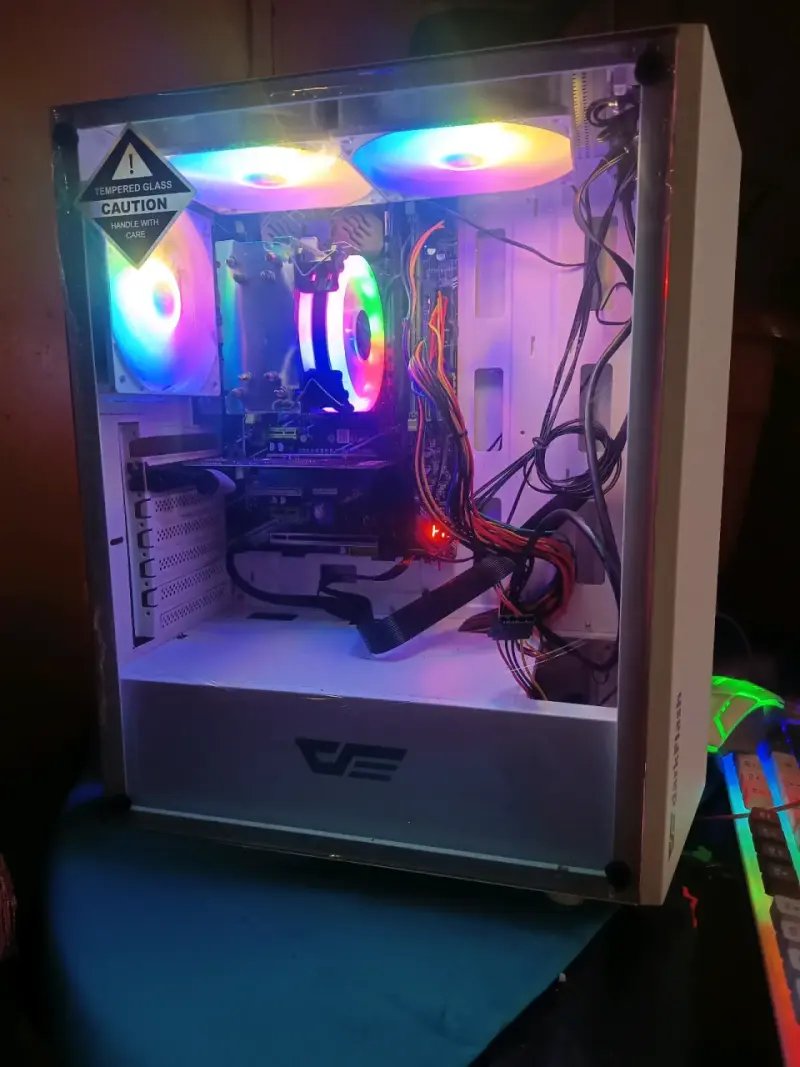 PC Gamer con torre DarkFlash y teclado RGB - 3