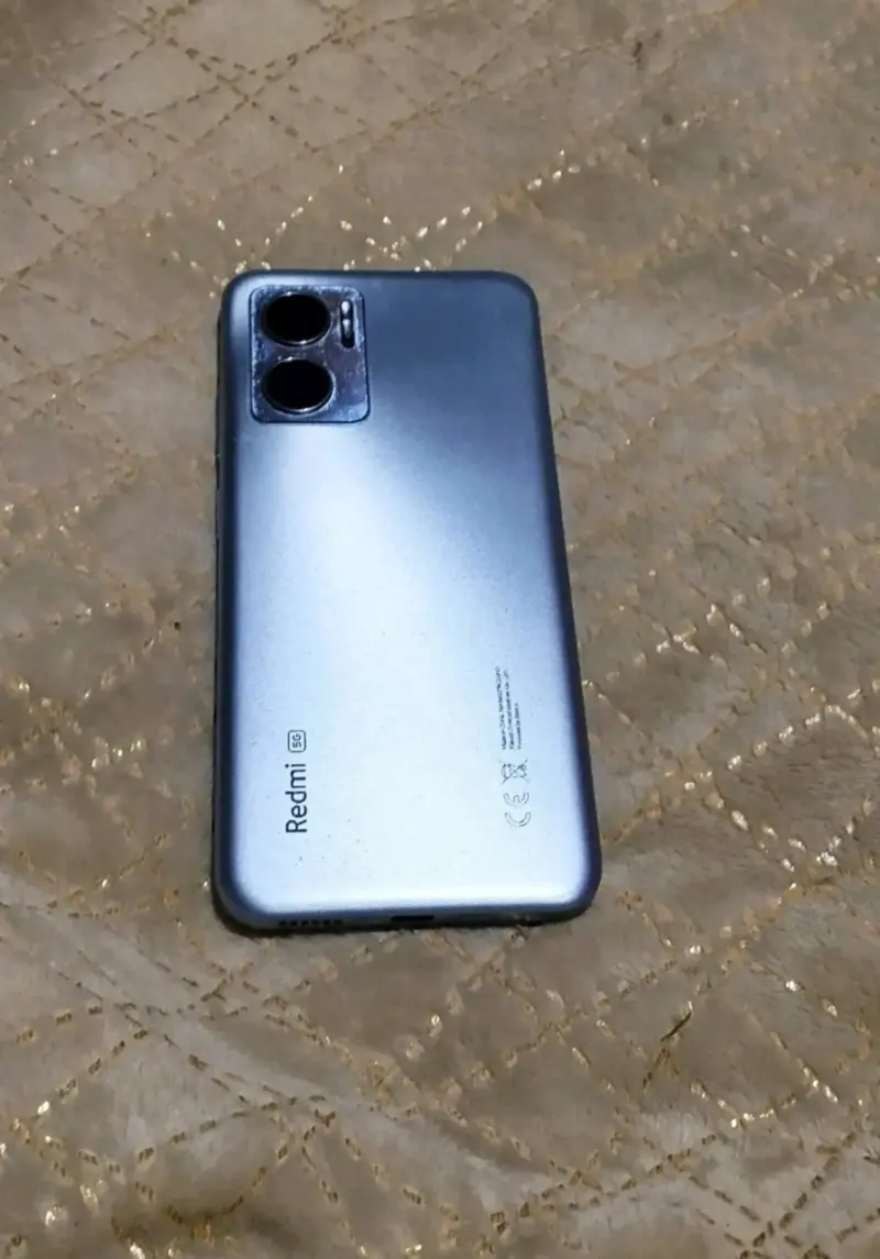 Smartphone Xiaomi con HyperOS - 2