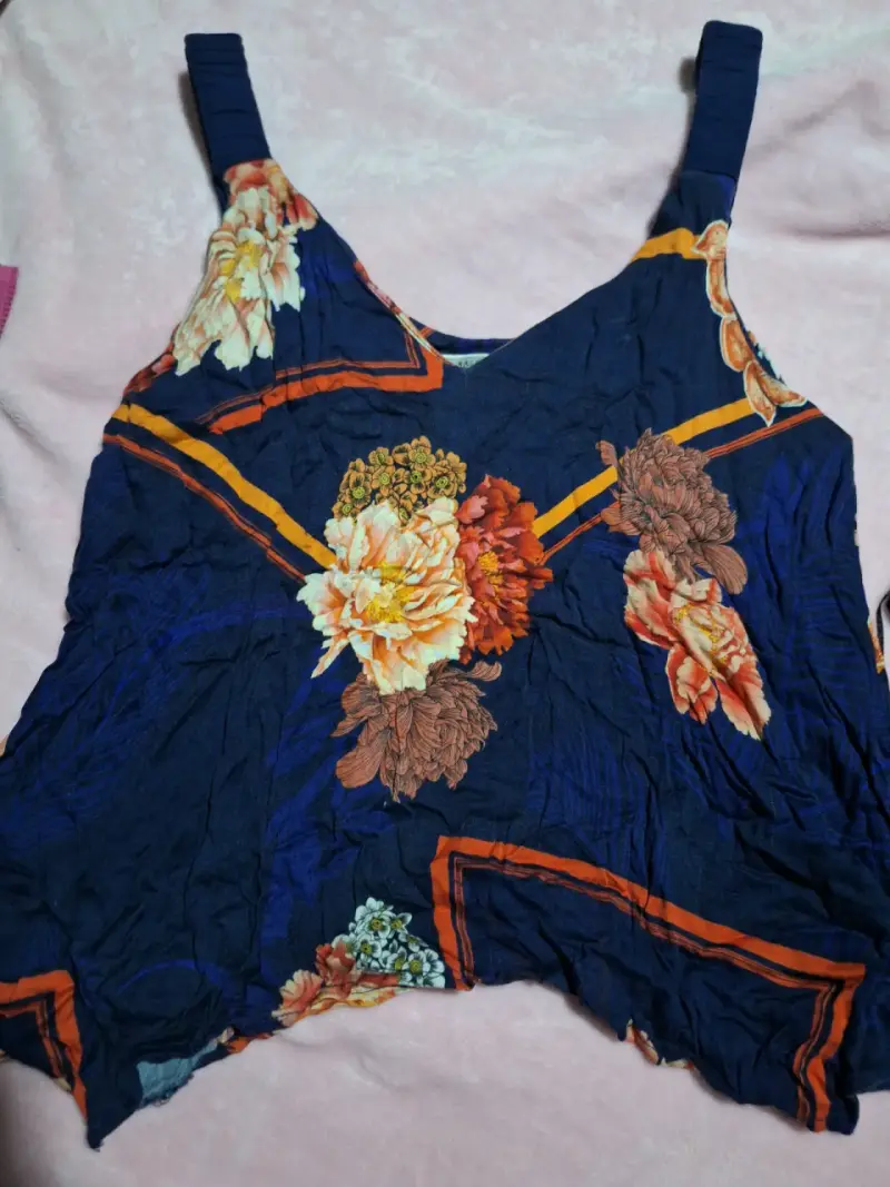 Blusa de tirantes con estampado floral - 1