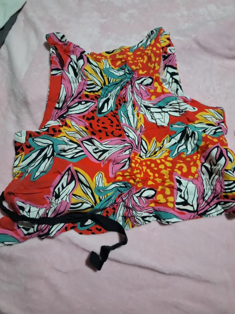 Blusa de tirantes con estampado floral - 6