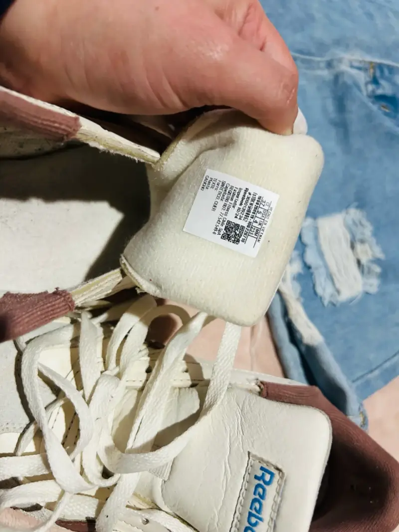 Shorts de mezclilla desgastados para mujer - 2