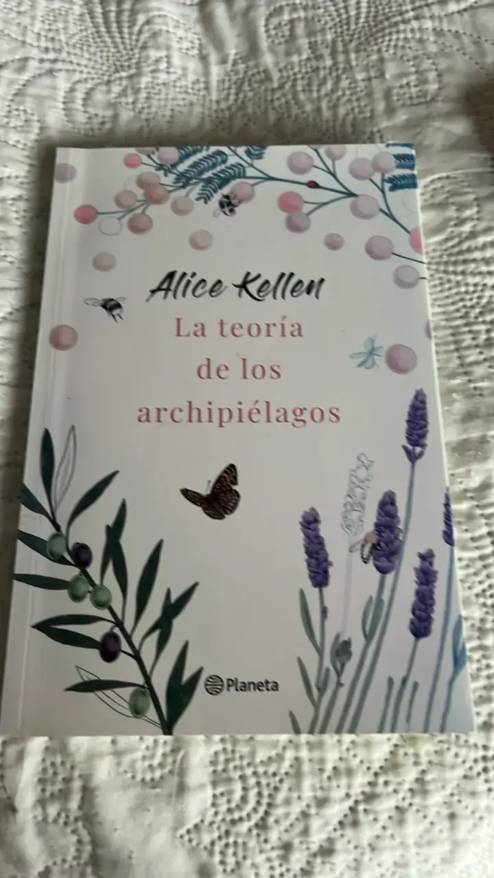 Libro 'La teoría de los archipiélagos' de Alice Kellen