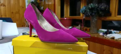 Zapatos de tacón fucsia elegantes - miniatura 3