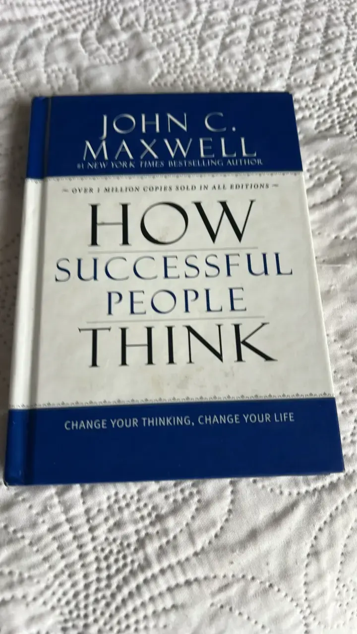 Libro 'How Successful People Think' de John C. Maxwell