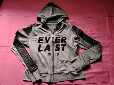 Conjunto deportivo Everlast gris con capucha - miniatura 2