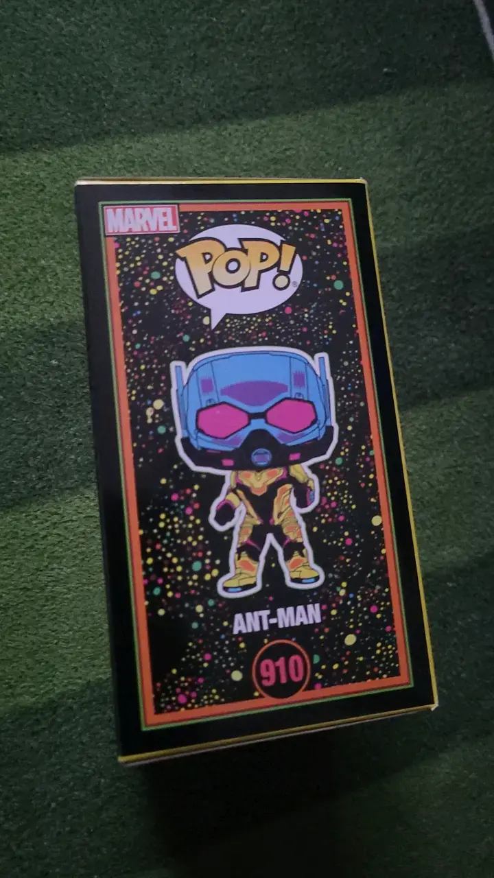 Figura Funko Pop Ant-Man Edición Especial - 4