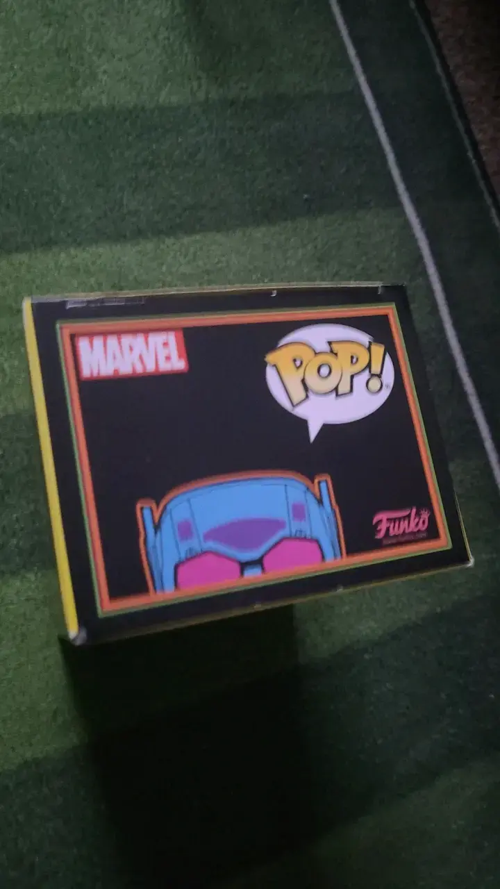 Figura Funko Pop Ant-Man Edición Especial - 5
