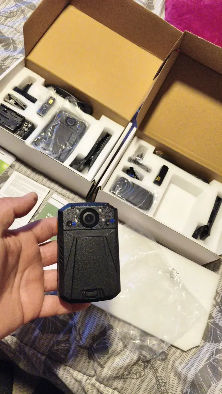 Cámara de seguridad portátil con accesorios - 1