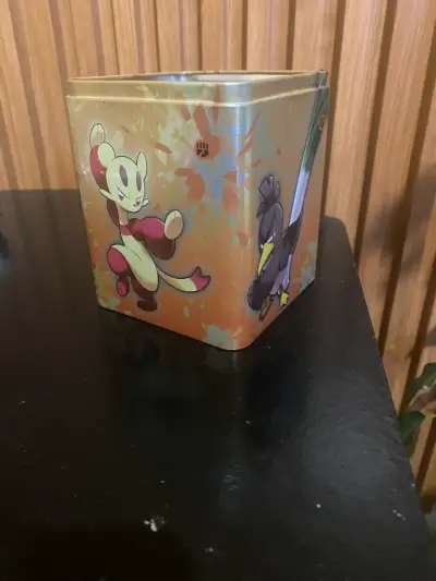 Lote de cartas originalesPokémon con caja metálica - miniatura 3