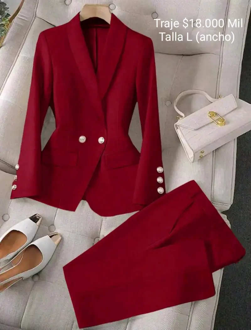 Traje rojo formal