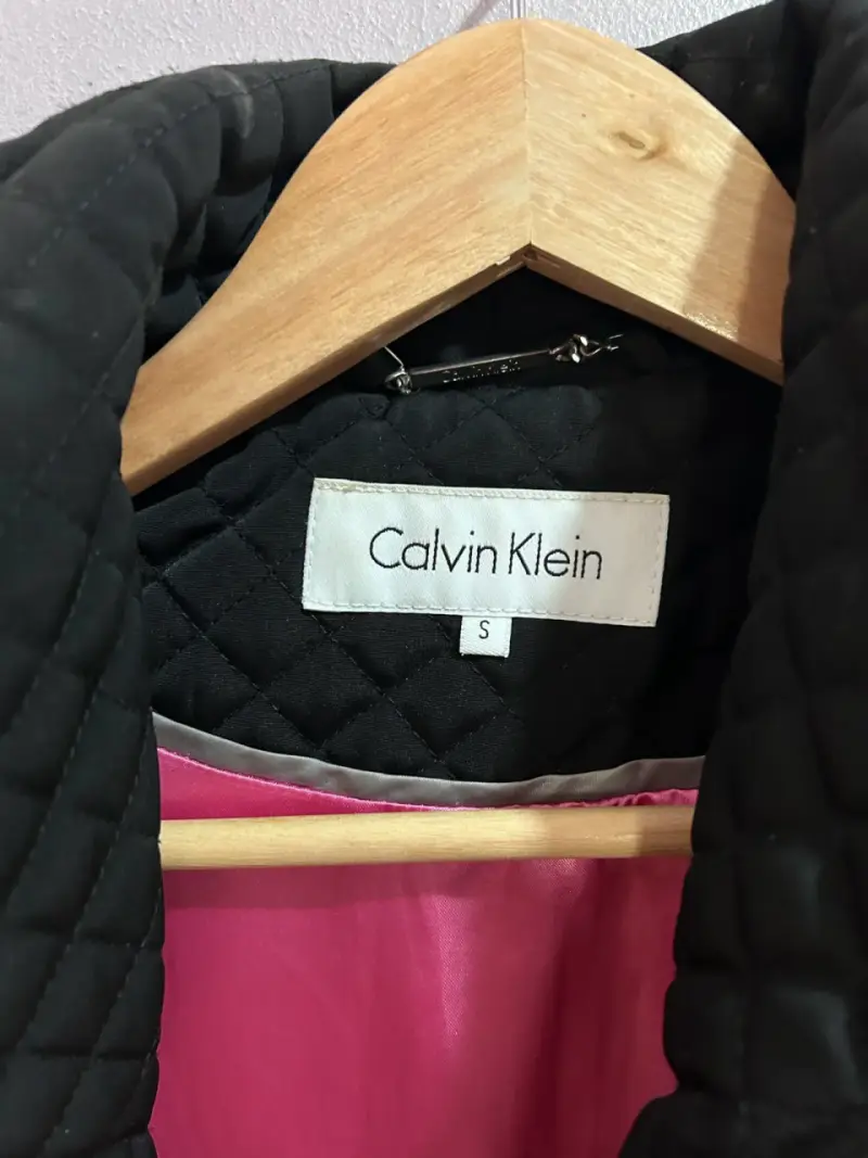 Chaqueta acolchada Calvin Klein negra - 2