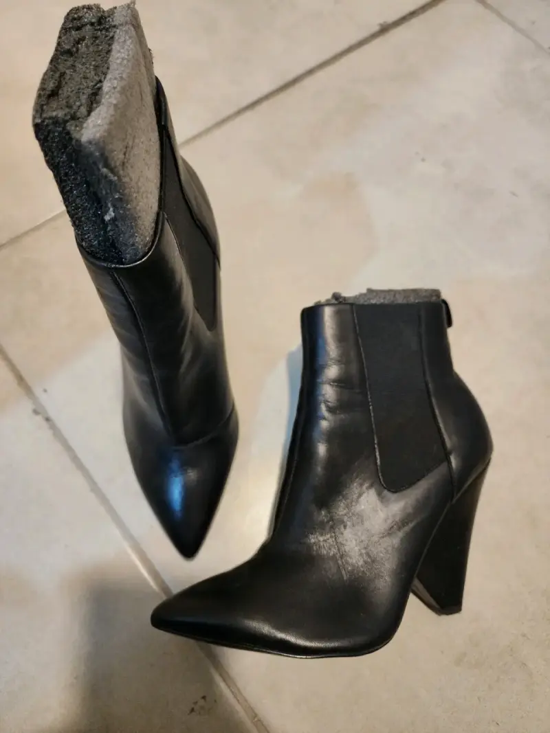 Botines de cuero negro con tacón alto ALDO - 1