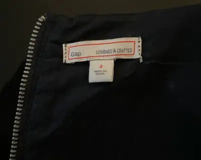 Vestido azul marin sin mangas con detalles calados - miniatura 4