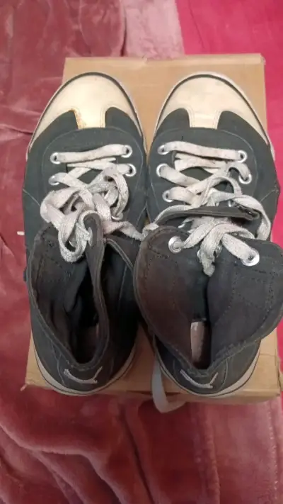 Zapatillas lona Puma negras usadas - miniatura 1