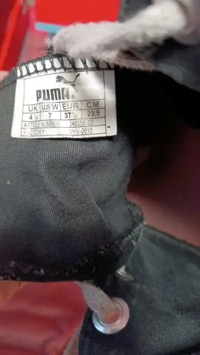 Zapatillas lona Puma negras usadas - miniatura 4