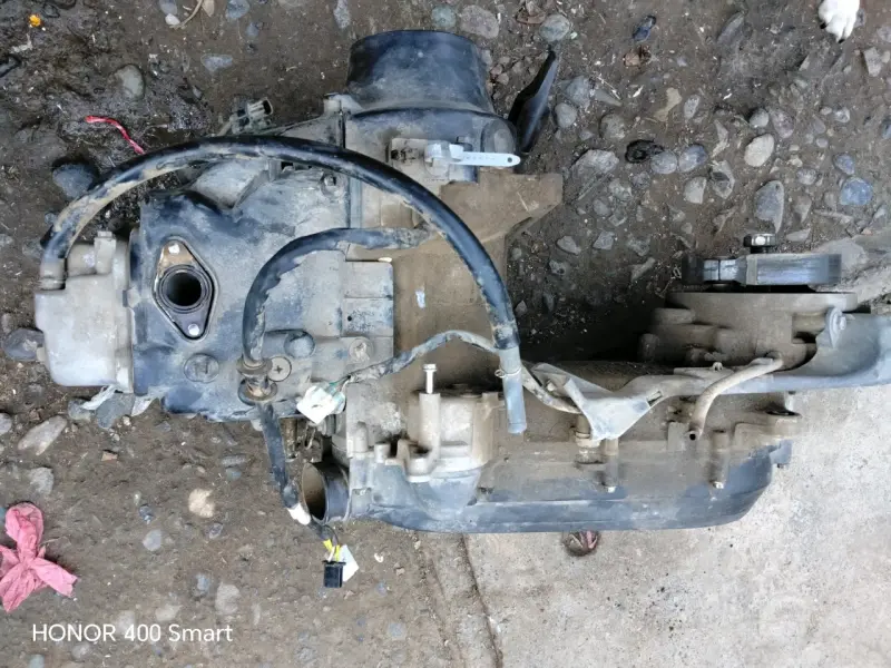 Motor de motocicleta usado en buen estado - 7